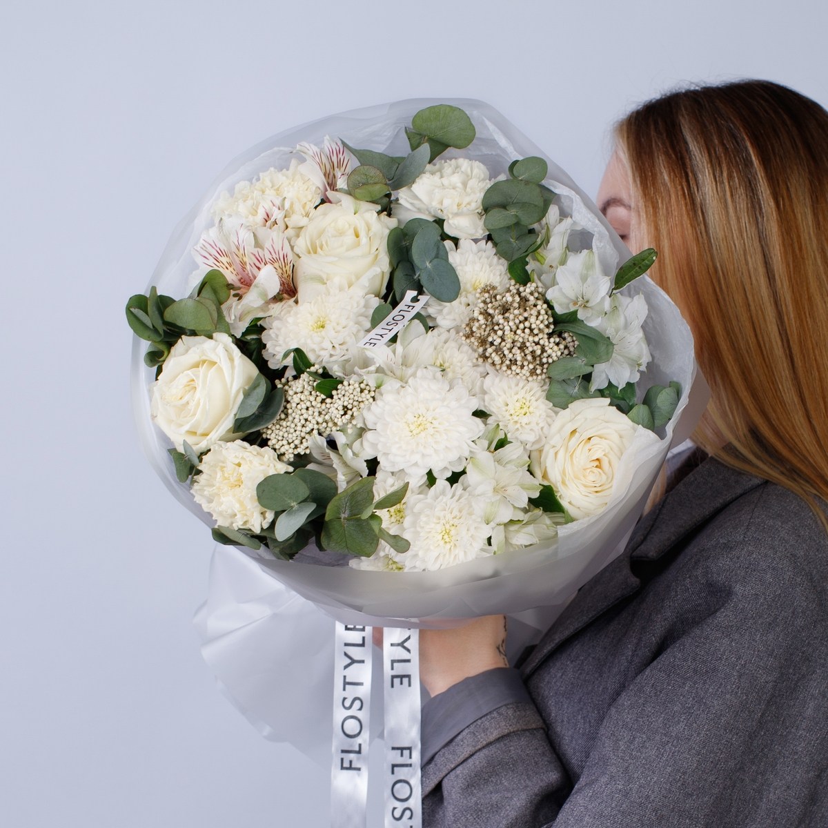 Авторский букет с хризантемой